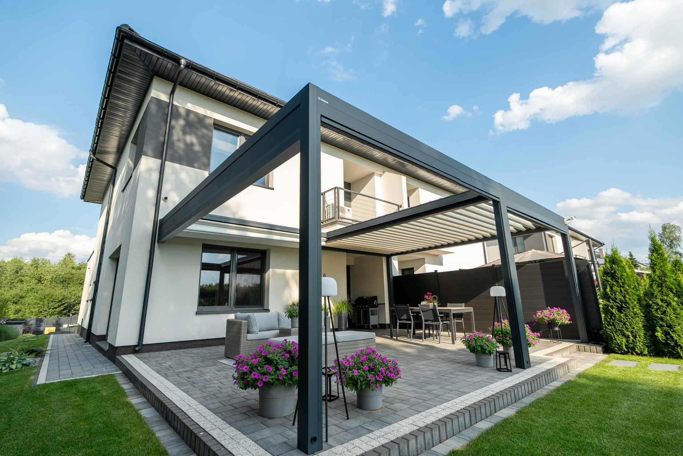 Midesti Outdoor Living
