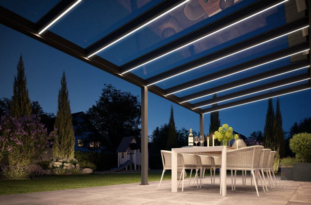 Midesti overkapping en glazen schuifwanden